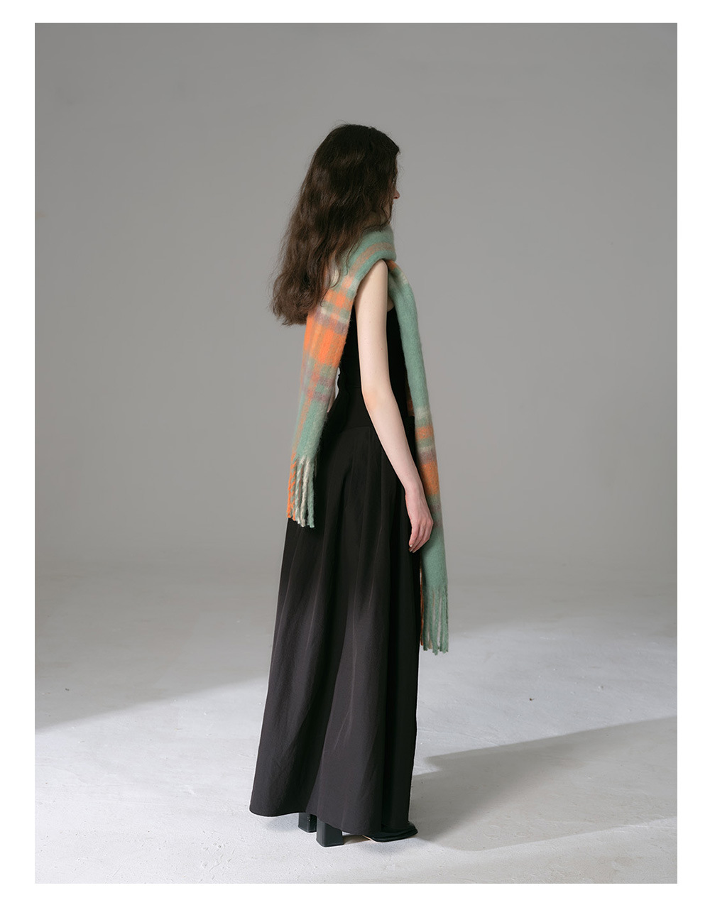 Designer-Wollschal mit kariertem Fransenmuster für Damen, Herbst/Winter, warmes, weiches Ambiente, Schal-Lätzchen_voghion.com