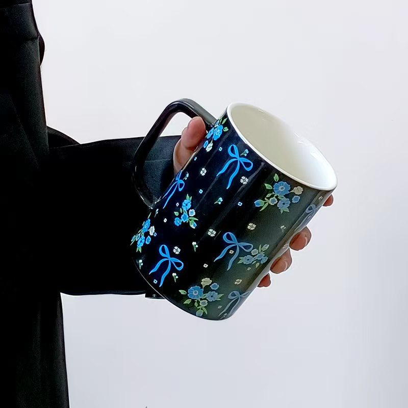 Retro lujo ligero alto sentido arco flor triturada taza de cerámica exquisita taza de nicho de alta capacidad taza de alto valor facial