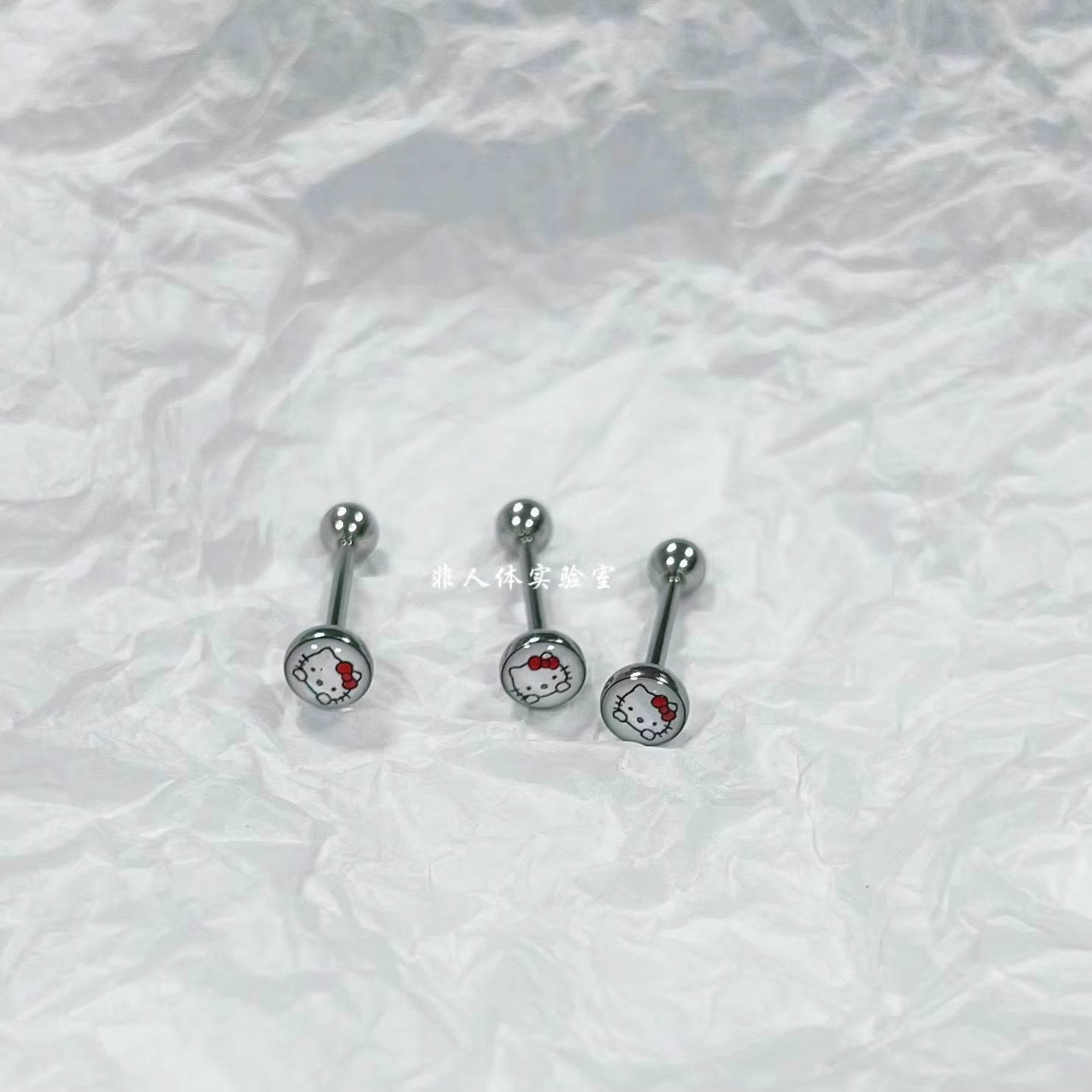 16G labret stud size and finish detail