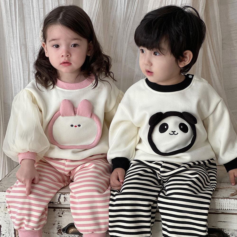 Ropa de bebé más traje de otoño e invierno cálido de terciopelo, ropa de recién nacido, abrigo de otoño, traje de dos piezas para bebés que salen a principios de invierno