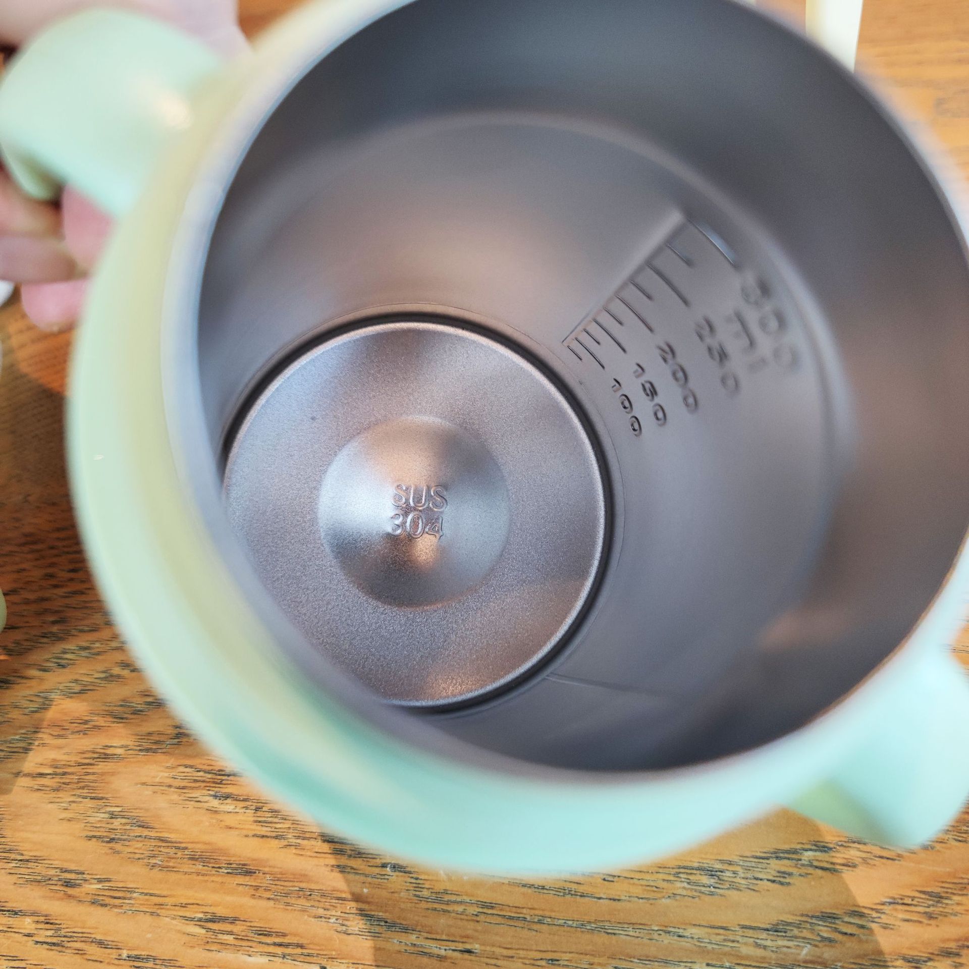 Nuevos niños de acero inoxidable aislado taza fría mango taza de agua de paja con bola de gravedad de dibujos animados lindo cohete taza