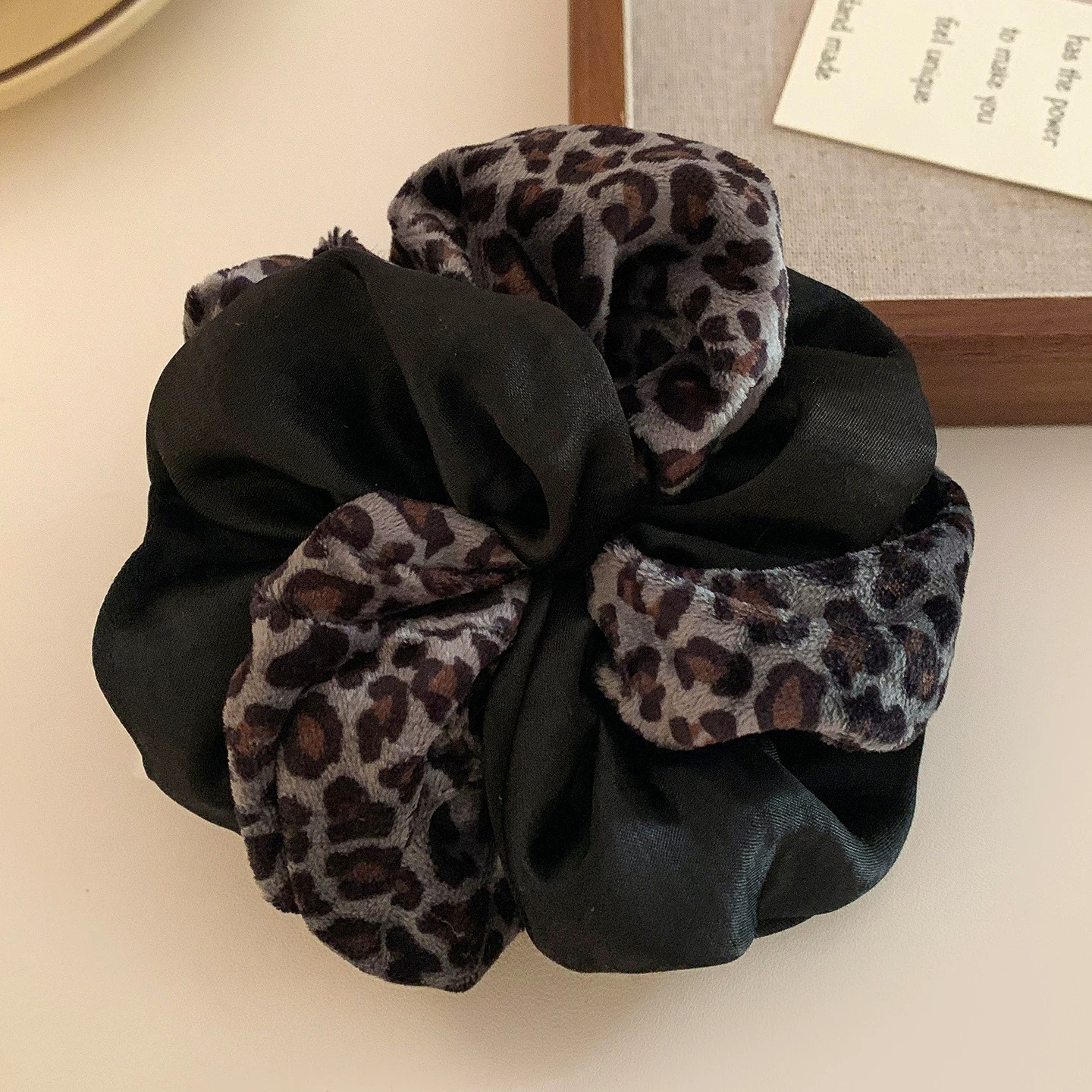 Coletero Scrunchie para Cabello de Tela Artesanal para Peinados image 16