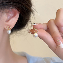 珍珠字母CD耳钉女法式轻奢小众设计感英文耳环复古气质网红耳饰