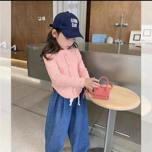 Children's Autumn Plain Color Long-Sleeve Knit Base Shirt for Girls, made of plush elastic material, sweet and trendy winter top for babies
