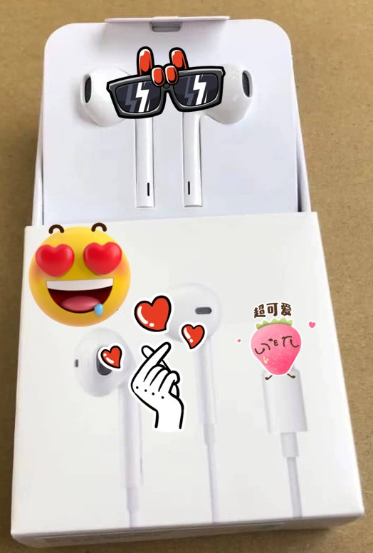 Проводные наушники (совместимо с Apple),Lightning или стандартный штекер, встроенный пульт, белые