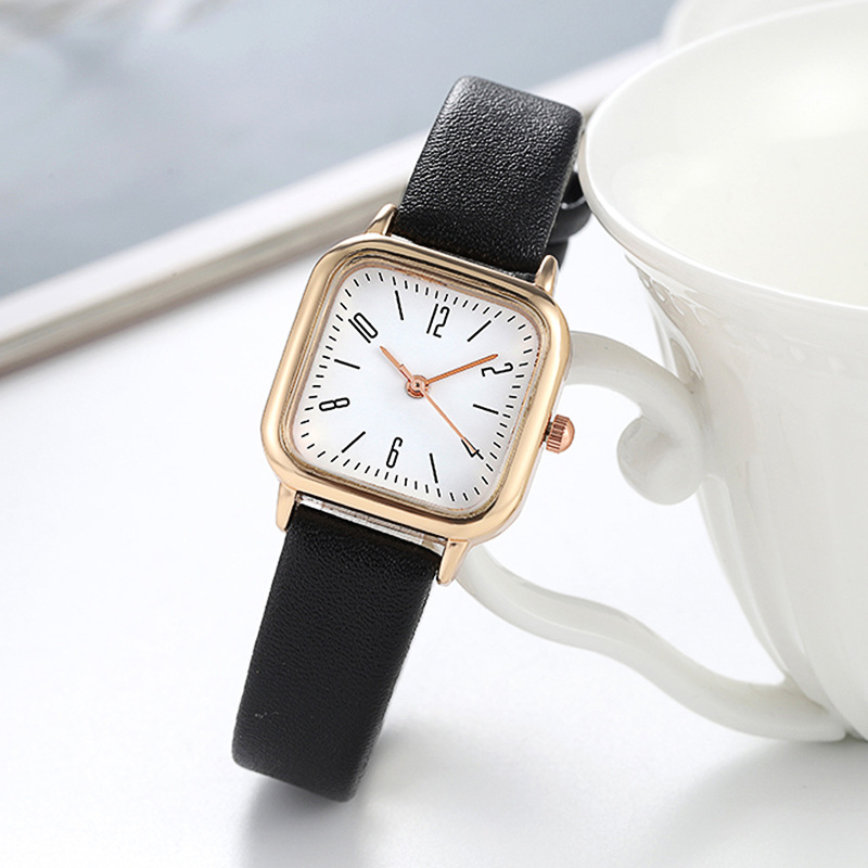25g Weight Fashion Sweet Color Block Buckle Pu Belt Strap Quartz Watch