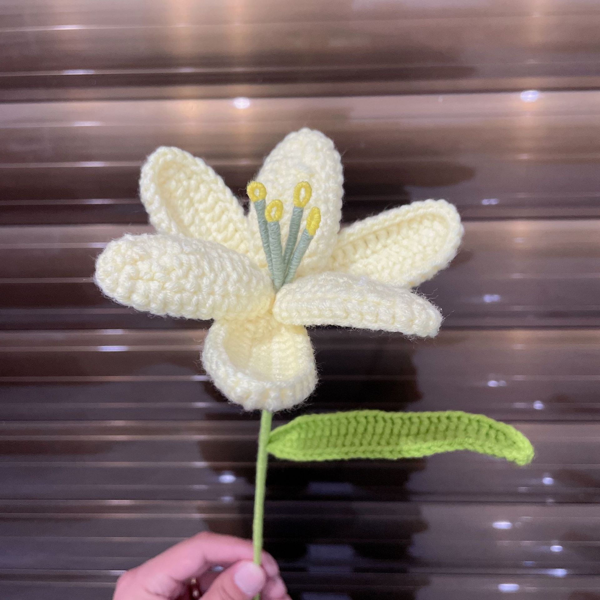 Lily tejido a mano acabado rosa Lily Tulip flor artificial lana ramo regalo