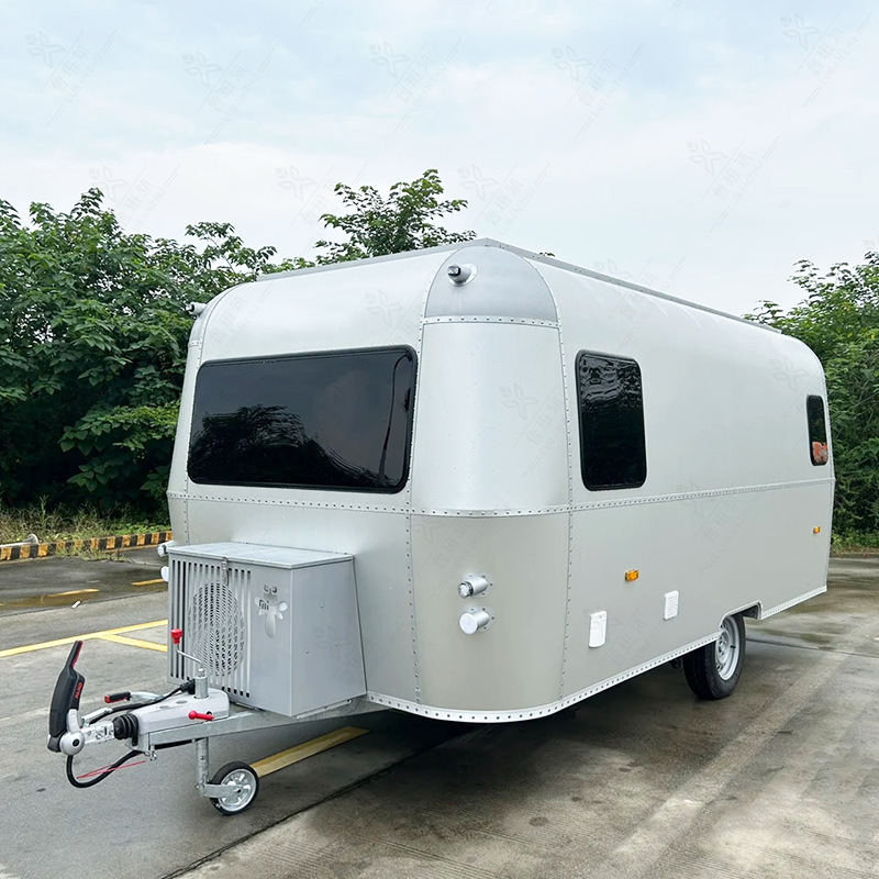 Camping al aire libre RV retro camping ventilado remolque de metal estilo británico romántico a prueba de viento y calentamiento RV