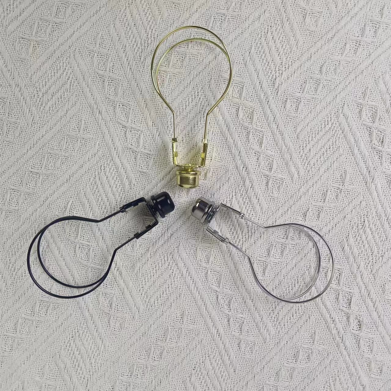 Xianfan transfronteriza AliExpress bombilla clip de alambre de acero negro oro plata accesorios de iluminación opcionales clip pistola cabeza decorativa estante de hierro