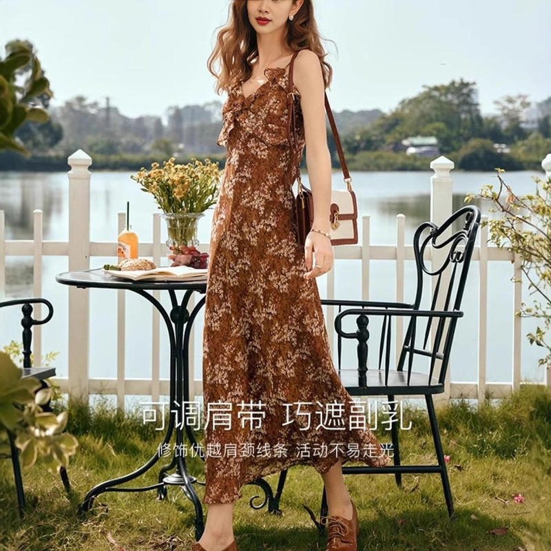 欧系南法度假风碎花雪纺吊带连衣裙女夏2025新款设计感收腰长裙|undefined