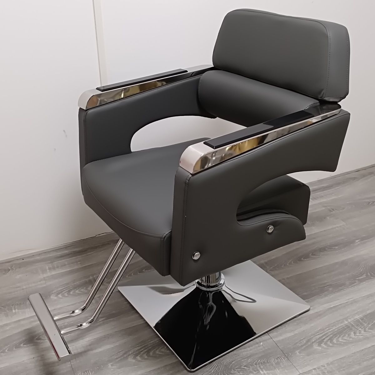 Fabricante silla de peluquería silla de afeitado elevación giratoria silla de rojo teñido silla de corte de pelo salón de peluquería mayorista