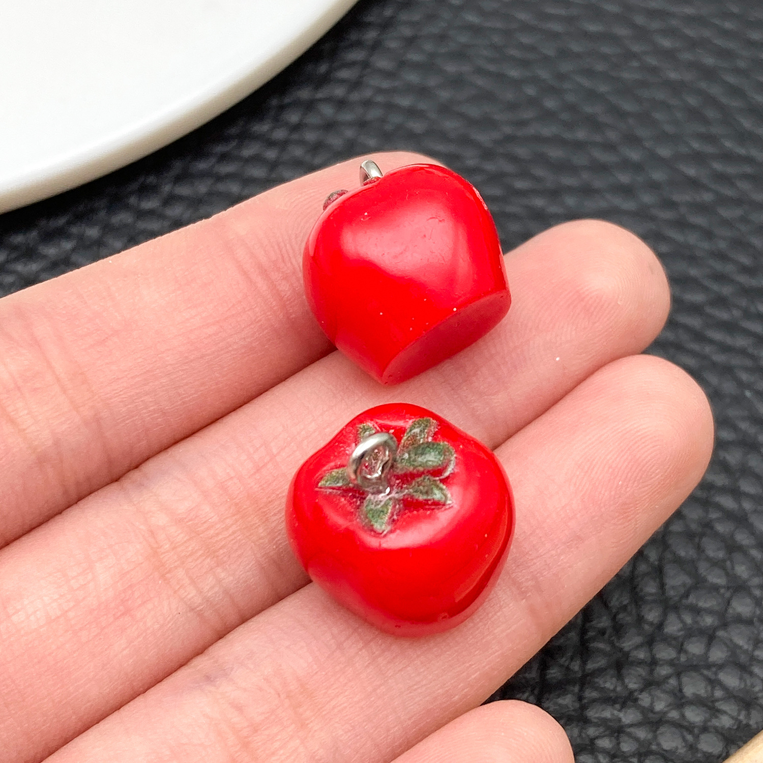 23886-H-红色树脂蔬菜系列柿子西红柿14x15x15m