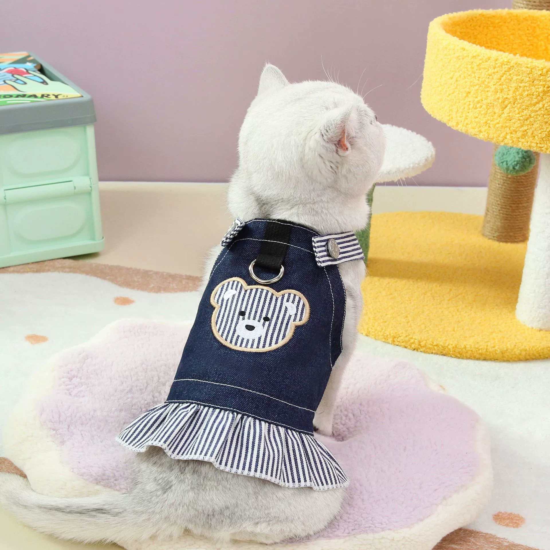 2024 весна и лето джинсовая юбка для буксировки медведя для домашних животных одежда для кошек может быть повешена для кошек и собак