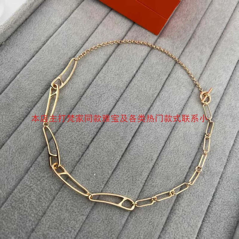 Cross-Border Exclusive Supply of the Exquisite Version of the New Aijia Pig Nose Pin Necklace, Fashionable and Simple European and American Style High-End Clavicle Chain