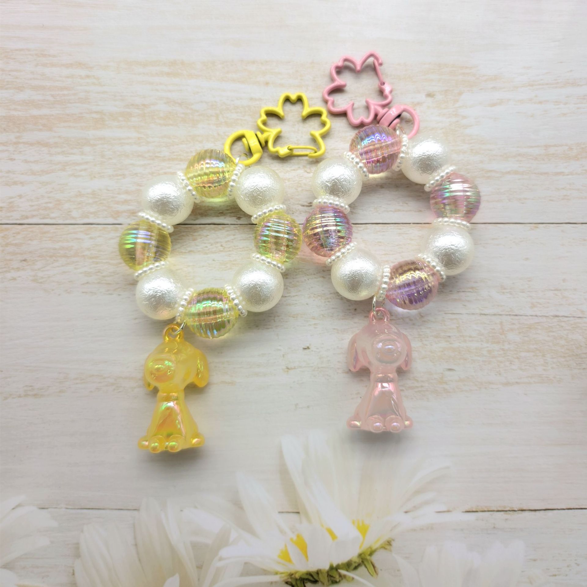 2023 nueva ronda de cadena de cuentas llavero colgante cadena de teléfono móvil colorido fresco perla luminosa color sólido accesorios auricular