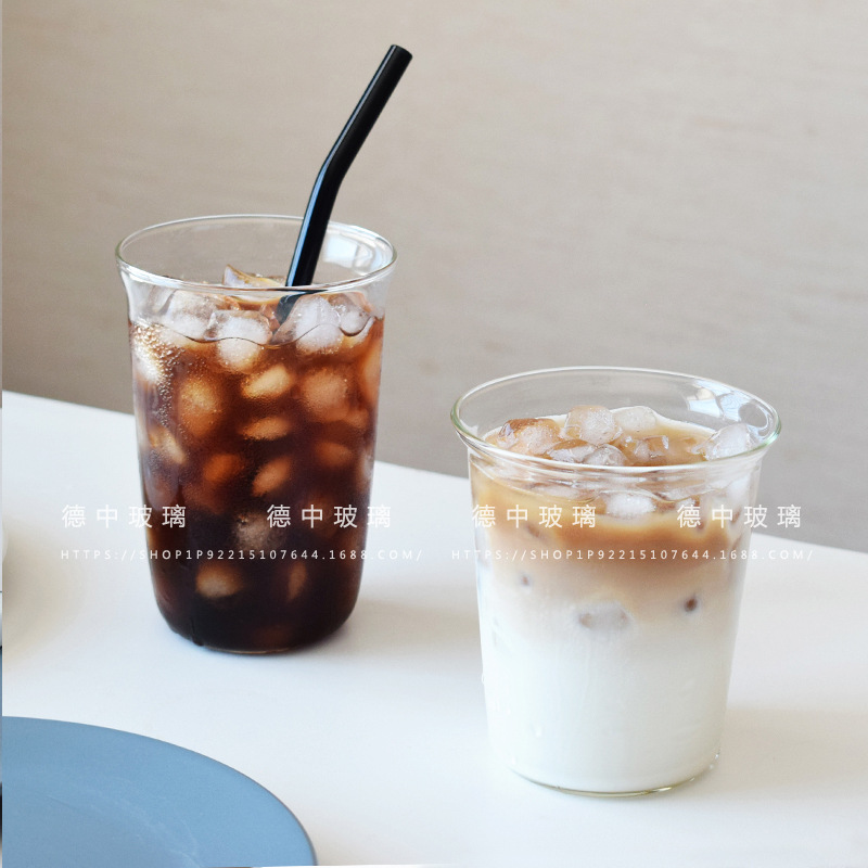 シンプルな拡口グラス氷ラテコーヒーカップの飲み物カップは高温透明な冷たい飲み物カップでコップを飲みます。