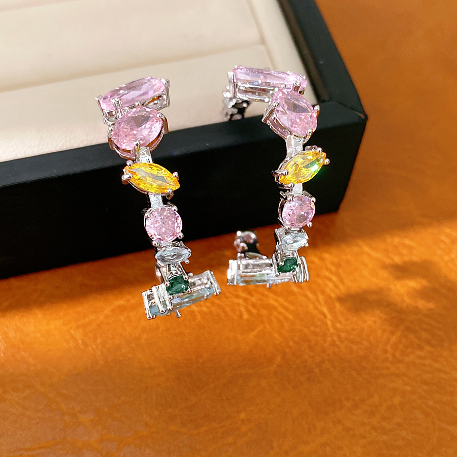 18k oro real galvanizado aguja de plata zircon cuadrado redondo en forma de C pendientes delicados pendientes ligeros de lujo alta sensación auriculares al por mayor