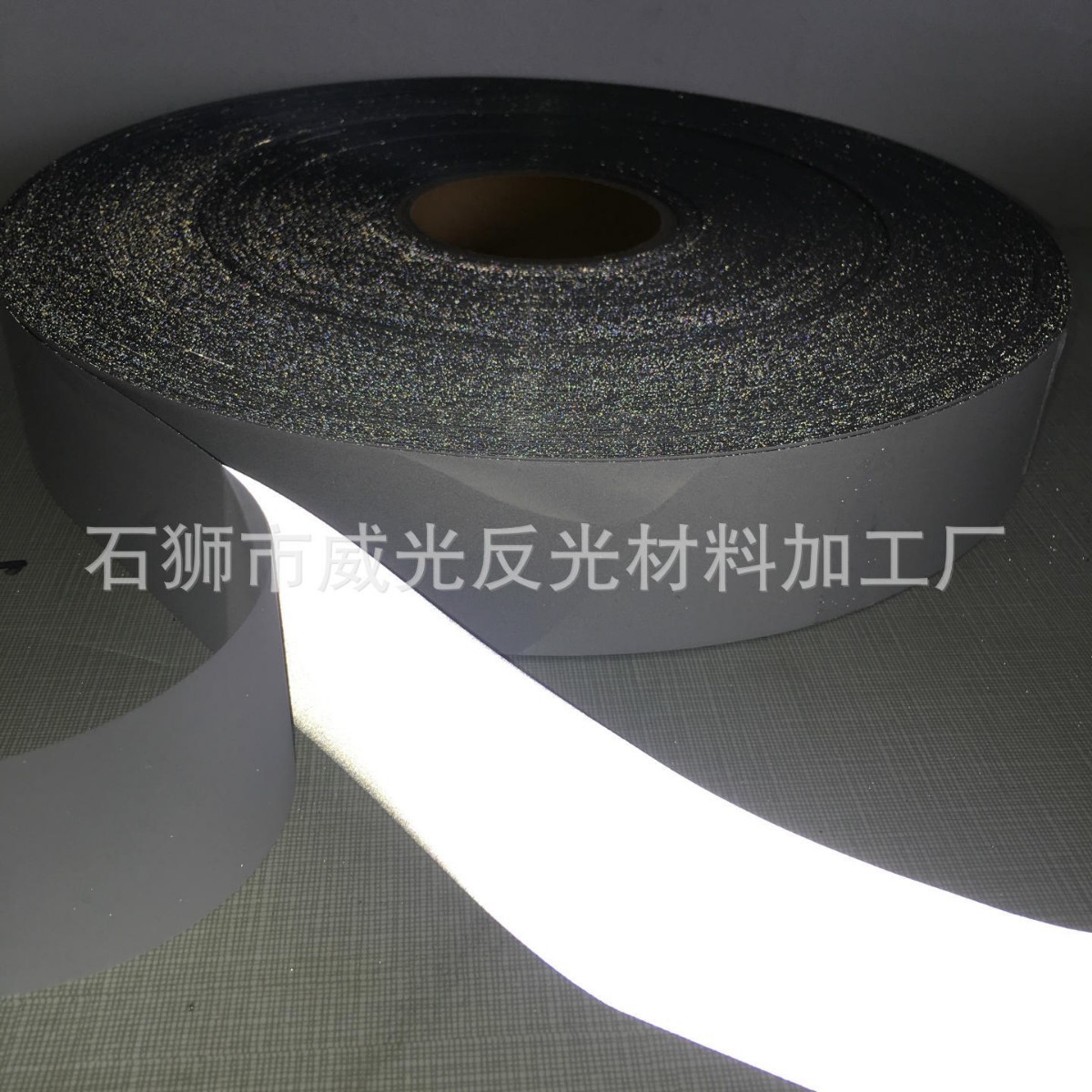 厂家供应高亮反光热贴膜 可贴防水拉链 亮银耐刮反光膜耐磨