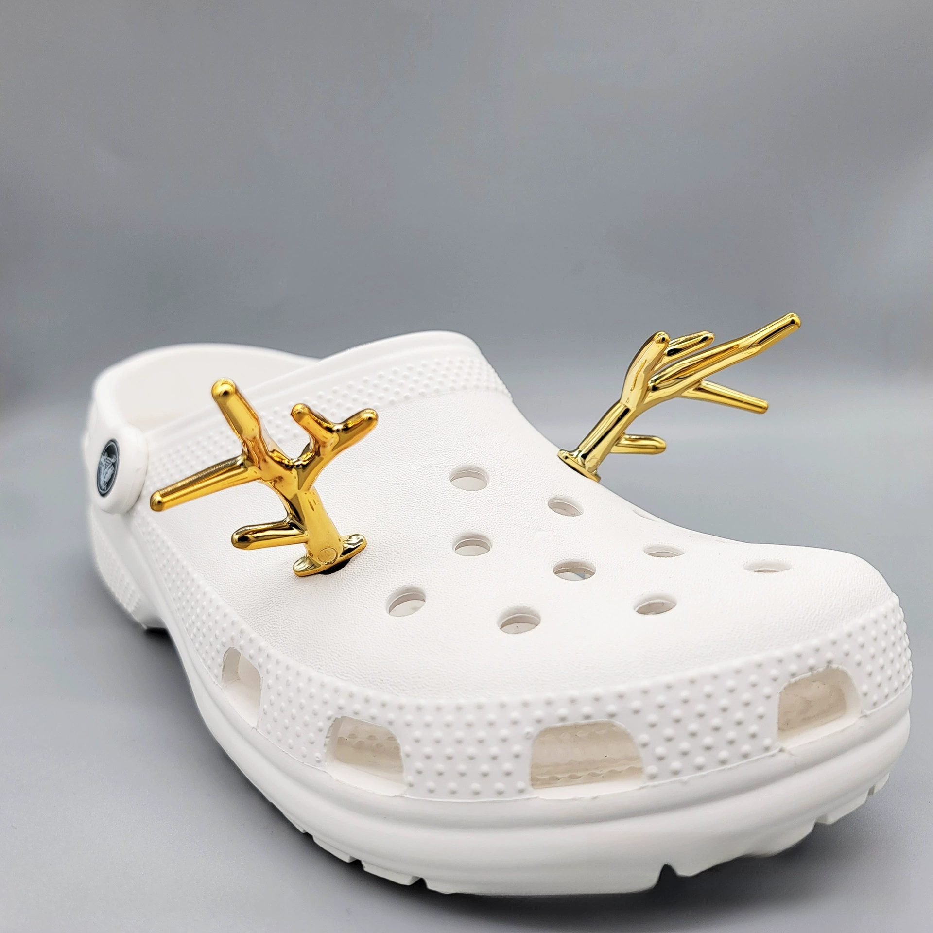Crocs, рождественская обувная пряжка, разноцветный аксессуар