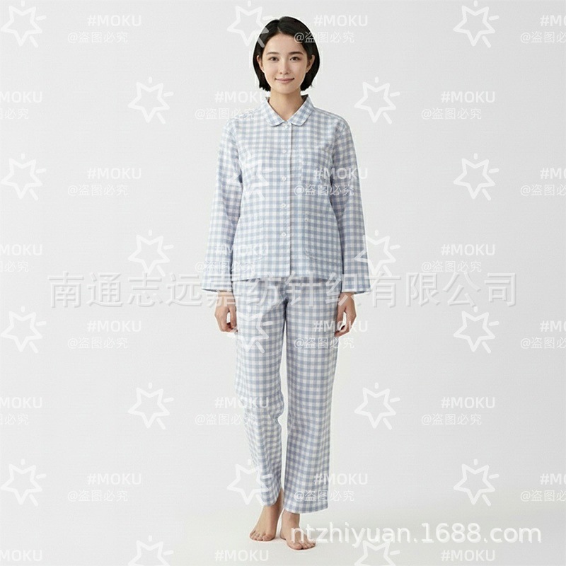 하늘색 체크무늬 여성복