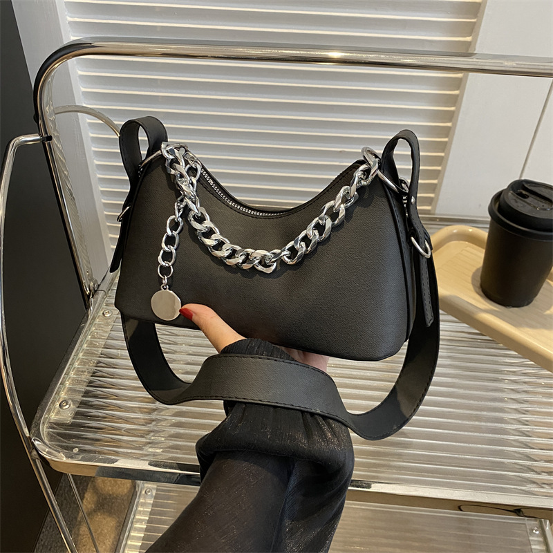 2023 nuevo bolso de media luna casual simple bolso de las axilas retro ins bolsa de cadena de textura de moda bolsa pequeña portátil para mujer