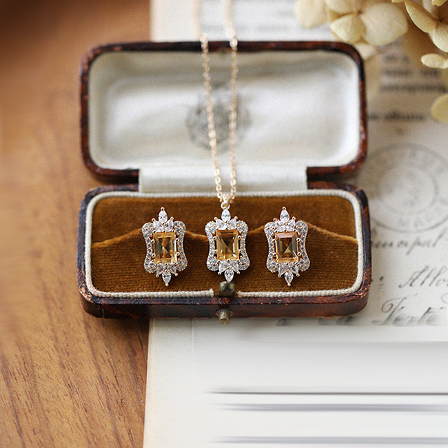 Natural Crystal And Gemstone Fine Charms For Positive Energy_voghion.com