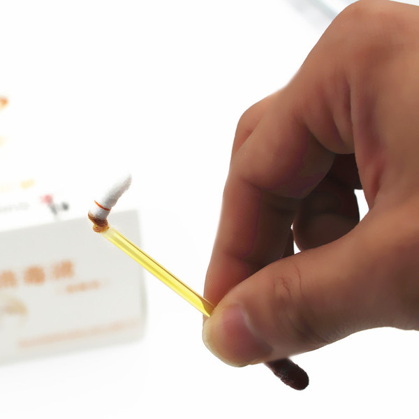 disposable cotton swabs