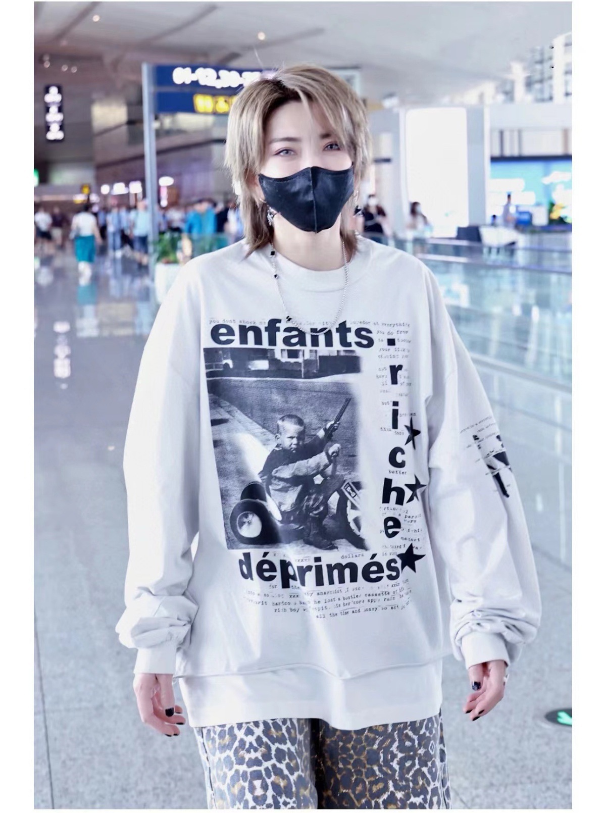GMABCD Unisex Portrait Graphic Long-Sleeve T-Shirt – Relaxed Cotton Streetwear - detail 9