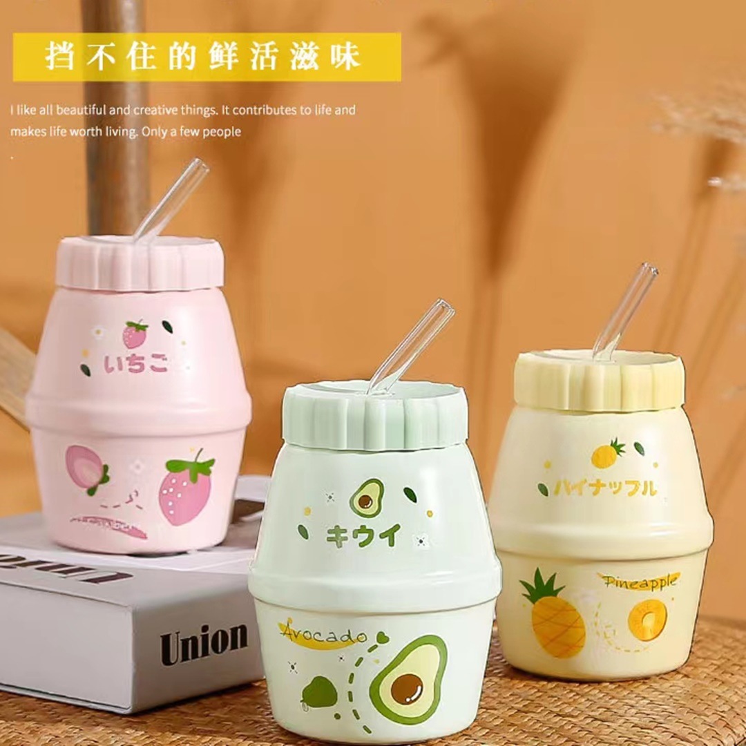 Taza de cerámica de vaca de personalidad creativa con tapa de paja de alto aspecto niña taza de agua taza de fruta linda de verano