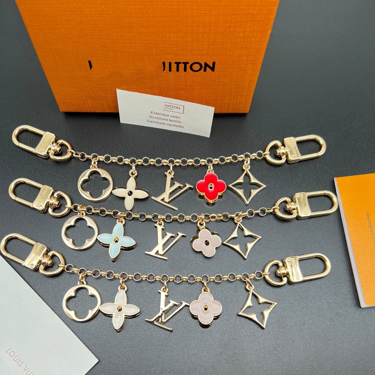 驴牌V家适用托特包皮包带斜挎包箱包合金金色四叶草包包挂饰挂件