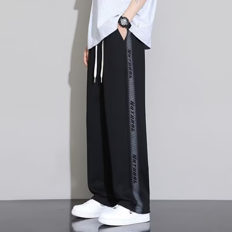 검은색