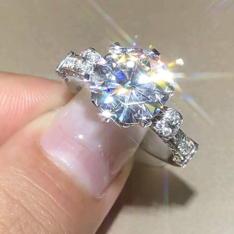 Cao Shi Broadcast Neue einreihige Oxhead Weibliche Net Rot Band Imitieren Moissanite Ring_voghion.com