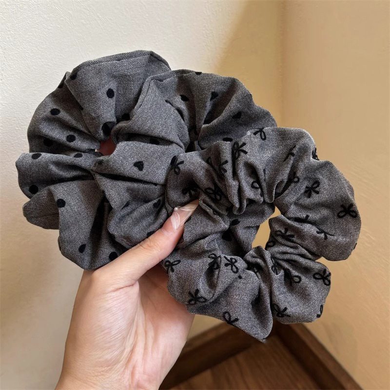 Anillo de pelo negro de intestino grueso 2025 nuevo tipo de correa de correa femenina de alta elasticidad cuerda de pelo duradera temperamento adulto cuerda de cabeza tocado