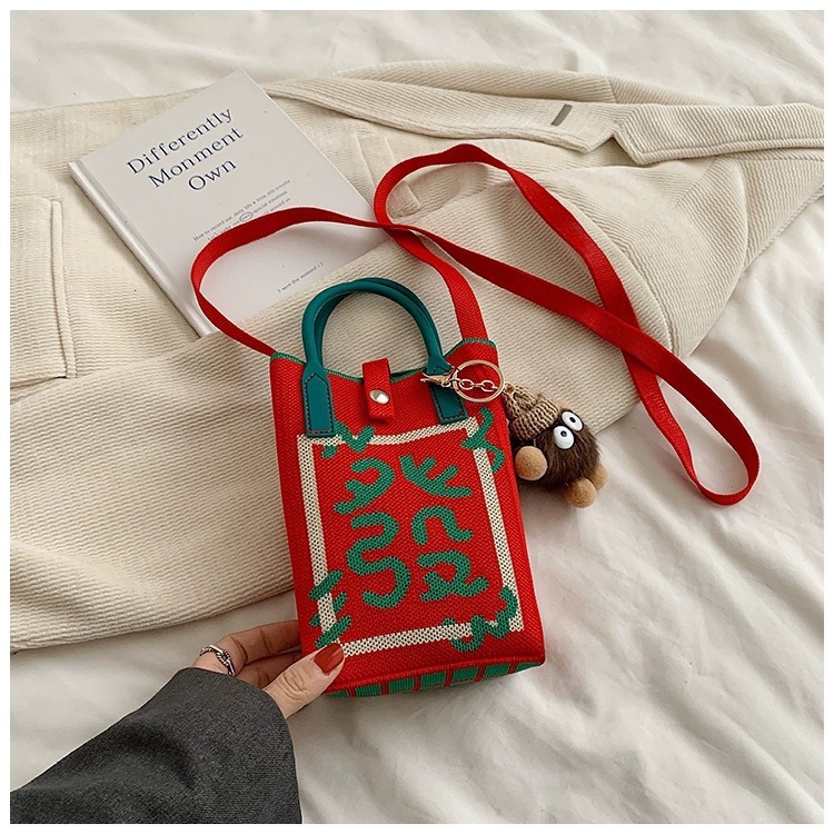 新商品の幸運で金持ちになりました。小銭入れが可愛いです。