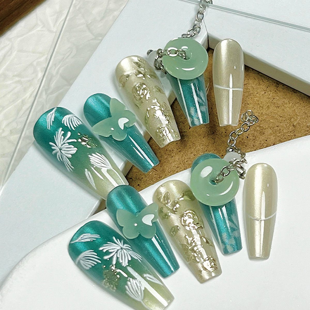 Manos de uso de uñas gradiente blush estereoscópio relieve manicure manicure falsa explosión pura lujo puro manicure