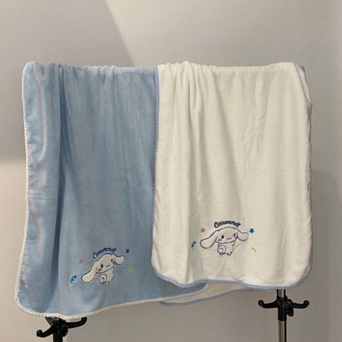 Couple's Cartoon Bath Towel Loving Coral Fleece Soft Water Absorbing Quick-drying Bathrobe for Home and Dormitory Couple's Cartoon Bath Towel Loving Coral Fleece Soft Water Absorbing Quick-drying Bathrobe for Home and Dormitory