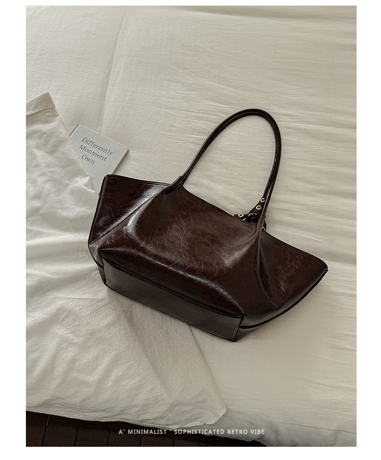 Túi tote nữ đeo vai thiết kế tối giản dáng shopping cỡ lớn — Cà phê màu lụa miễn phí khăn, Khăn lụa đen, Nâu lụa miễn phí khăn, Màu cà phê với khăn lụa chi tiết 6