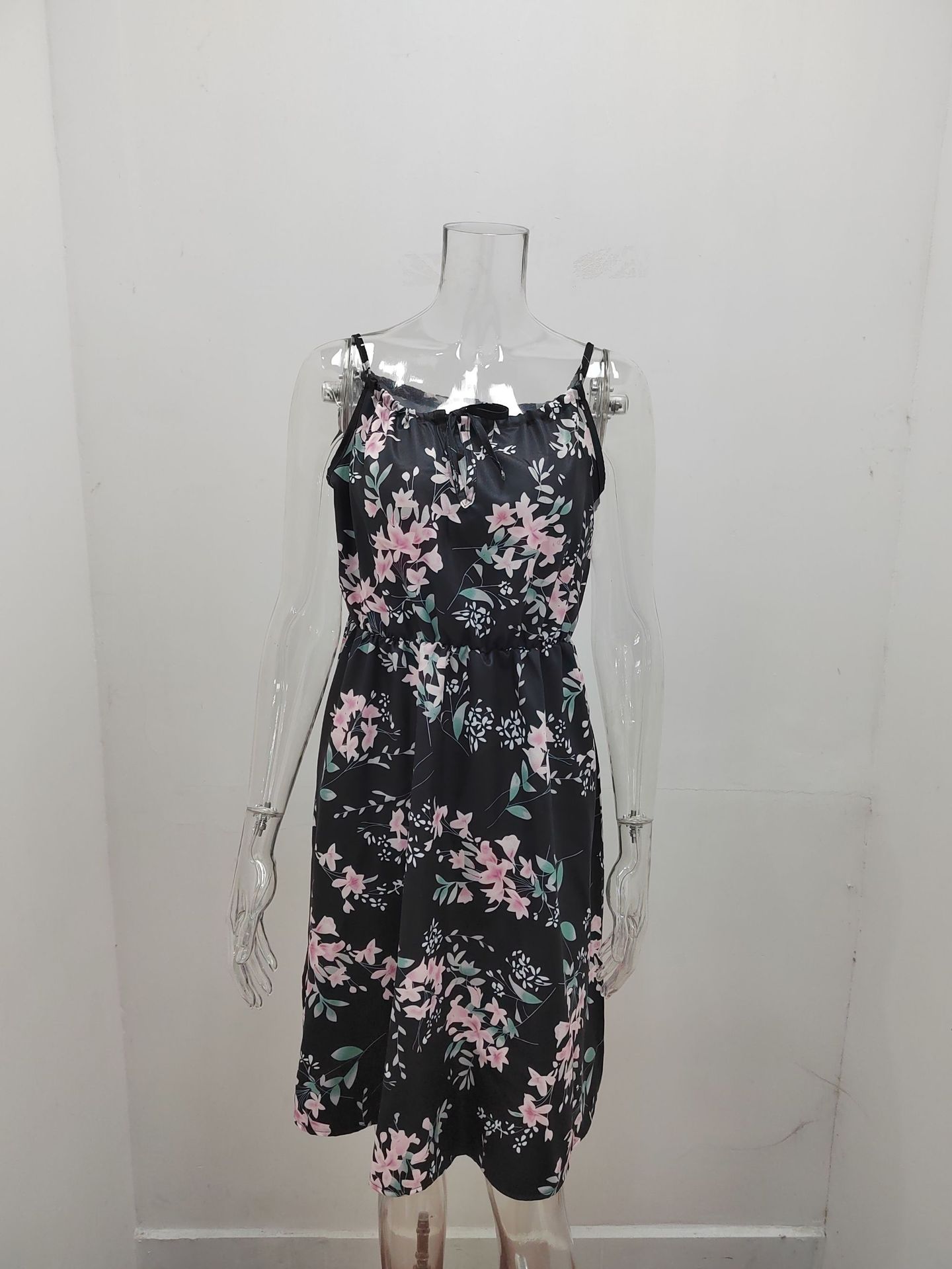 Elegant Sleeveless Dress