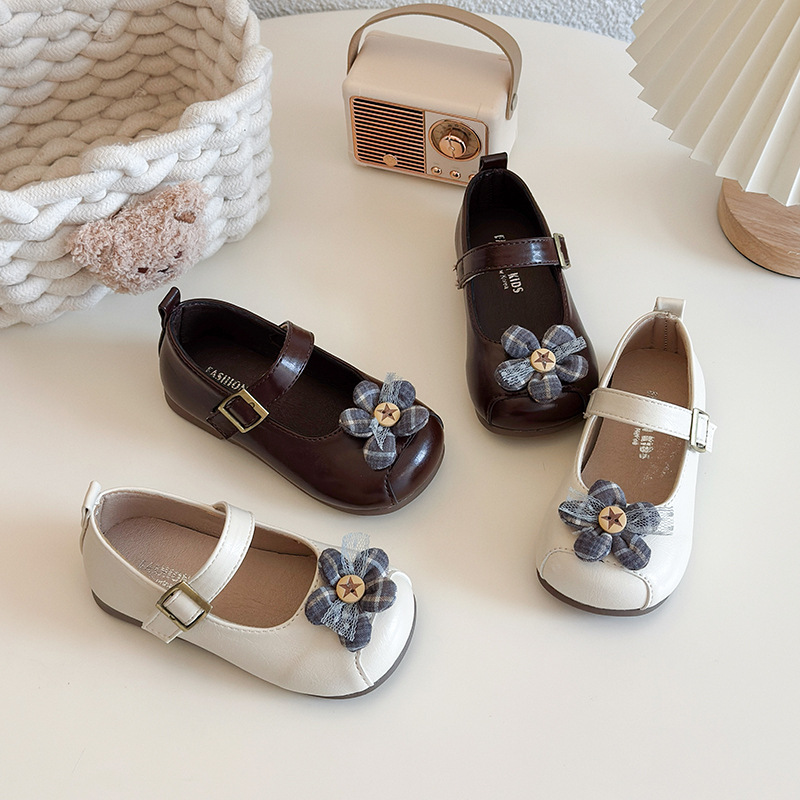 Zapatos para niñas zapatos de cuero para bebés primavera 2026 nuevos zapatos de espectáculo para niños flores zapatos de princesa image 5