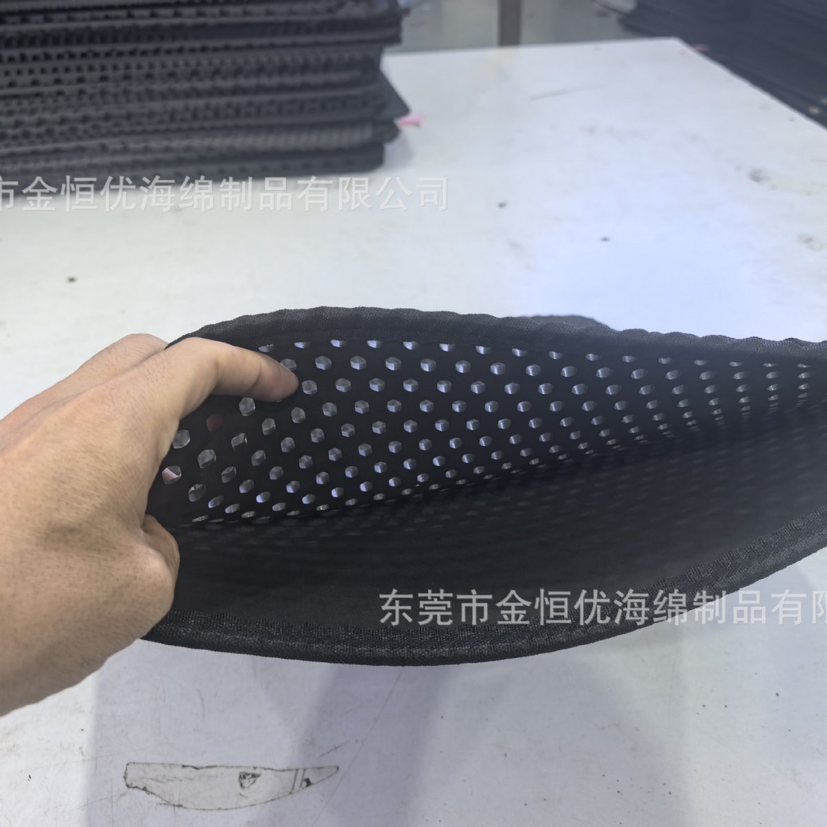 76cm * 55cm esterilla de arena de gato grande diseño de doble capa de panal antideslizante a prueba de agua a prueba de orina a prueba de fugas esterilla de suelo de caja de arena de gato