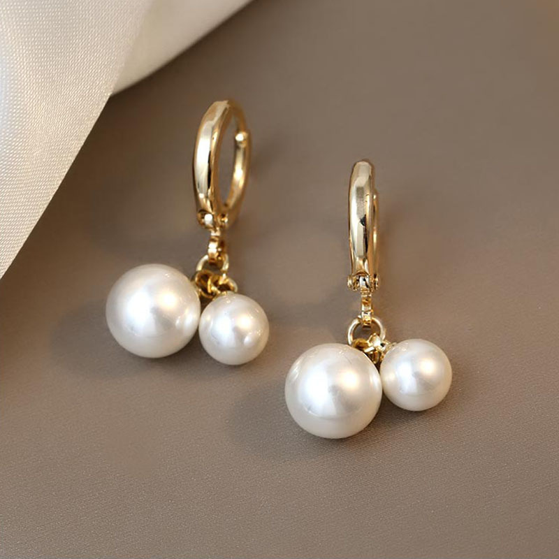 1 Pair Quantity Daily Occasion Alloy Material Sweet Flower Alloy Plating Inlay Artificial Diamond Women's Drop Earrings Ear Studs