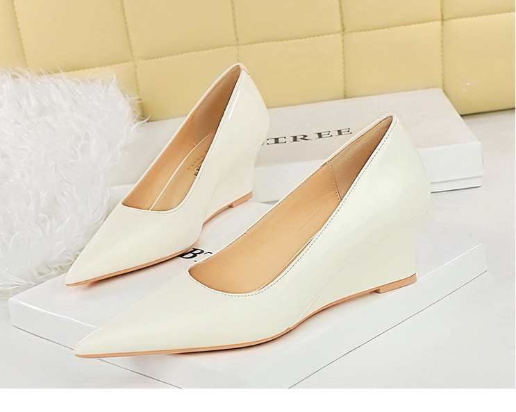 Spitze Damen High Heels Aus Lackleder Als Elegante Abendschuhe_voghion.com