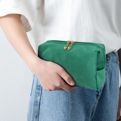 New stylish plush makeup bag, high-quality small portable makeup bag organizer, velvet fabric makeup bag