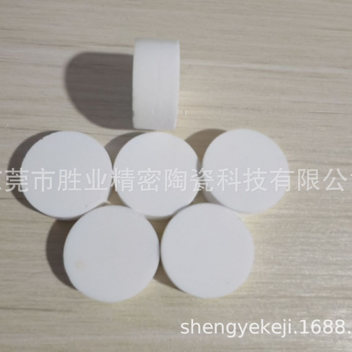 �߷���΢����ˮ�մɣ���ˮ��60%����ˮ�մɣ���������ˮ�ʴ�