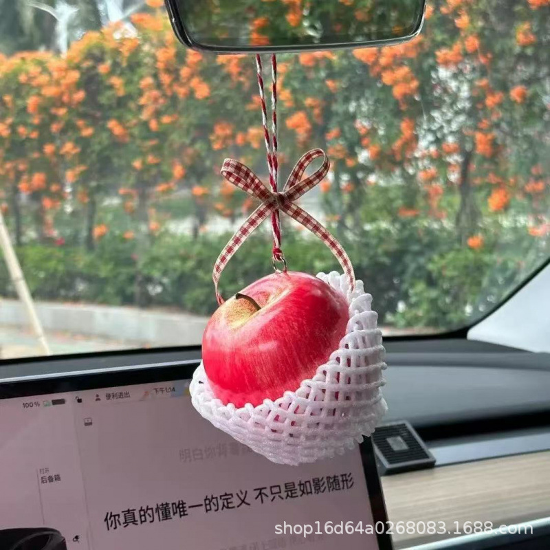Apple 車のペンダント車のインテリアアクセサリークリエイティブな個性かわいい装飾車のセンターコンソールフルーツドアペンダント|undefined