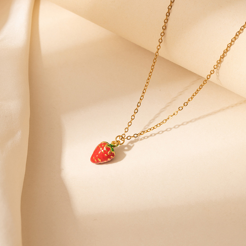 8g Weight 0.03µm Gold Plating Thickness Electroplated Gold Plating Process Golden Plated Plating Material 201 Stainless Steel Pendant Material Pendant Necklace Classification 201 Stainless Steel Chain Material cable chain Chain Type 1 Piece Quantity Holiday, Daily Occasion 201 Stainless Steel Material Strawberry Pattern Women's Gender Cute Style Plating Craft Elegant Red Double Strawberry Necklace For Women Titanium Steel Luxury Design Clavicle Chain Fashionable Jewelry Accessory 11