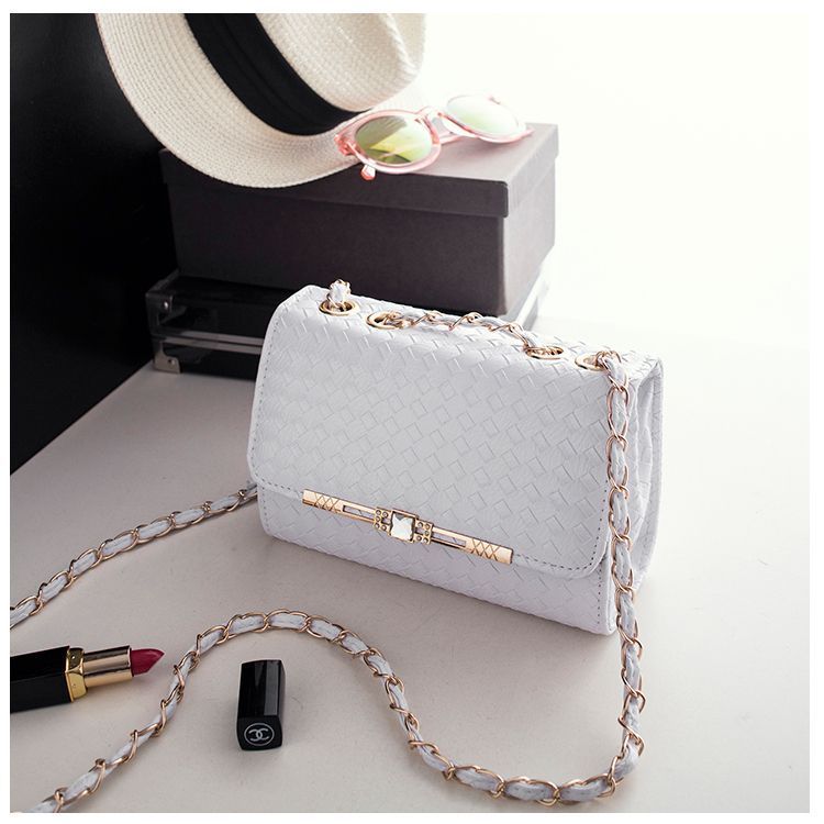 Women's Medium Pu Leather Solid Color Lingge Vintage Style Streetwear Square Flip Cover Crossbody Bag display picture 3