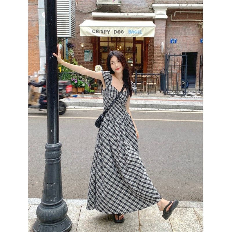 Little Flying Sleeve Plaid Dress Women's Summer 2025 New French Style High-Quality Temperament Waist Slimming Maxi Skirt