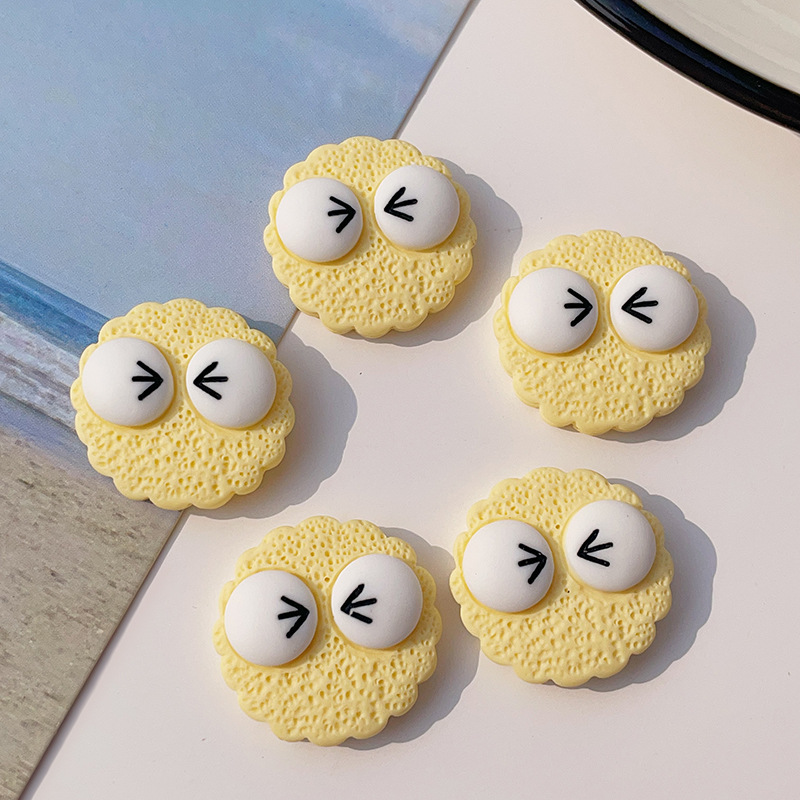 Nueva historieta beige expresión galleta DIY accesorios de resina accesorios para el cabello teléfono móvil Shell parche crema pegamento papelería caja parche