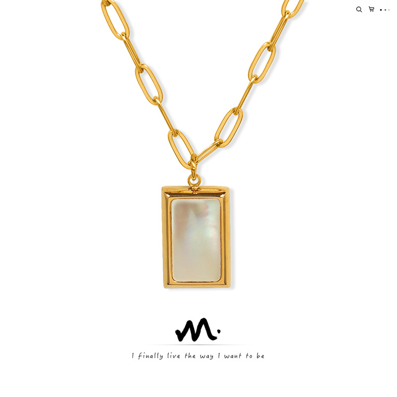 Colar versátil de luxo leve estilo francês Ins colar quadrado branco pôster colar titânio aço banhado a ouro corrente de osso de bloqueio_voghion.com